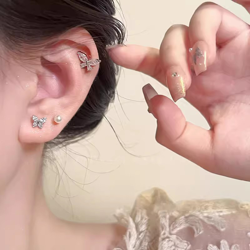 蝶のきらめき真珠のセットのピアス女性高級感ある装飾品
