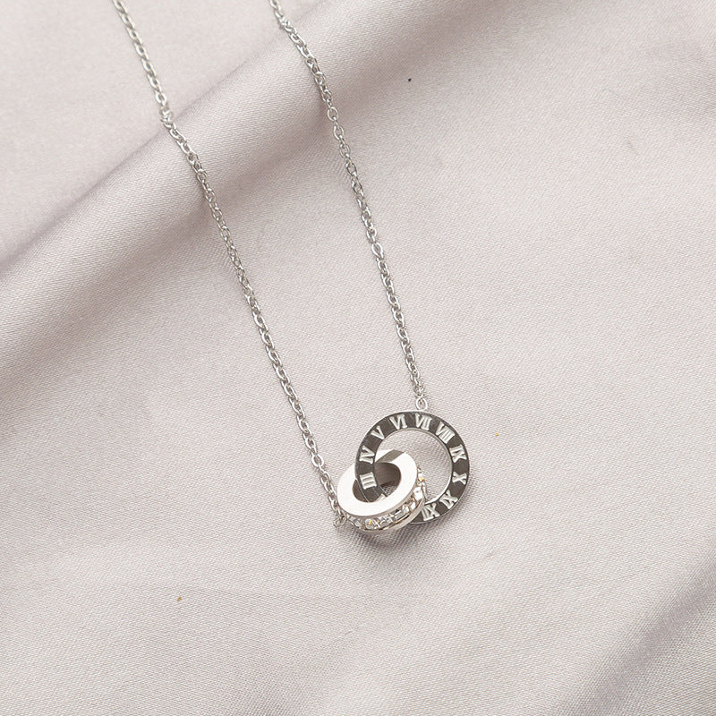 ローマ字のネックレス
