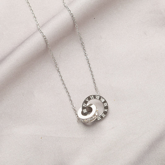 ローマ字のネックレス