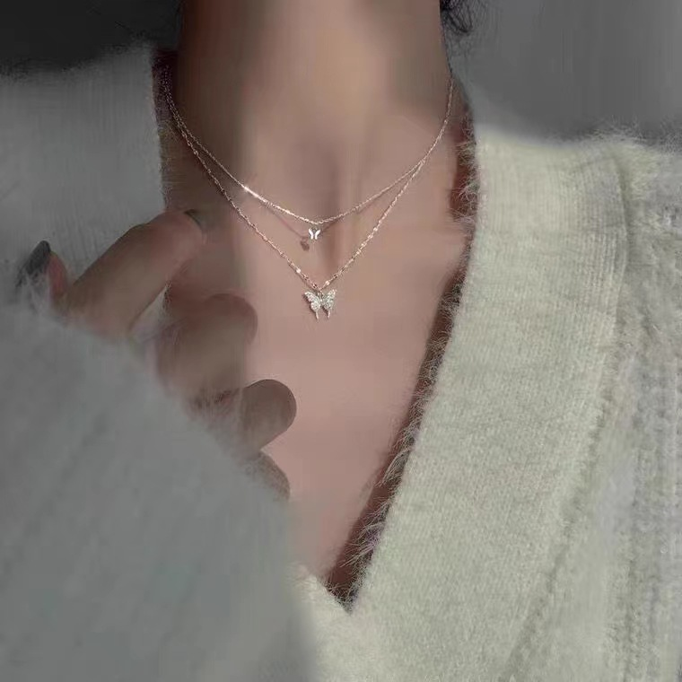 キラキラ蝶々二重ネックレス女インスタ風